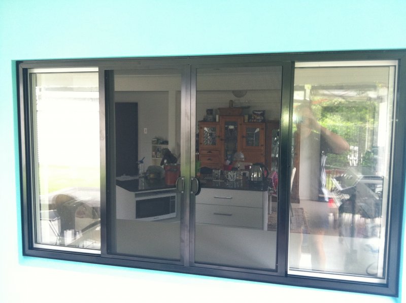 Double Sliding Forcefield Servery screens